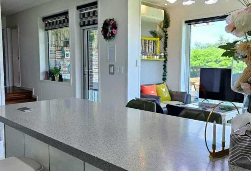 Goseong Rozelle Pension