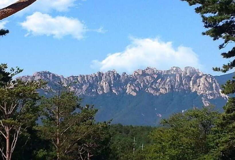 Goseong Sanmaru Pension