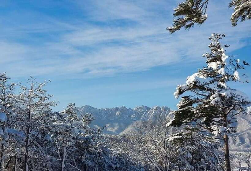 Goseong Sanmaru Pension
