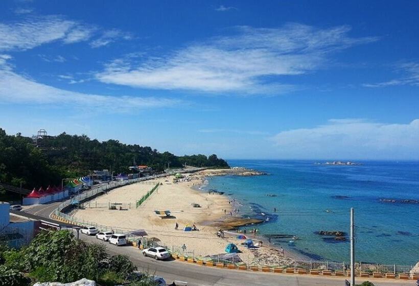 Goseong Sanmaru Pension