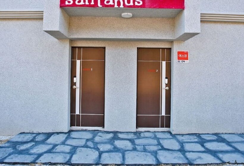 Goseong Santahus Pension