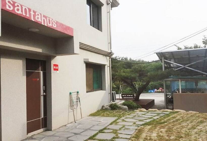 Goseong Santahus Pension