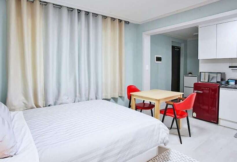 Goseong Santahus Pension