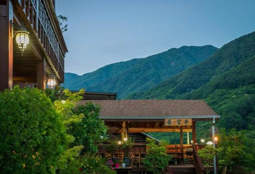 Gurye Jeonmangjoeunjip Pension