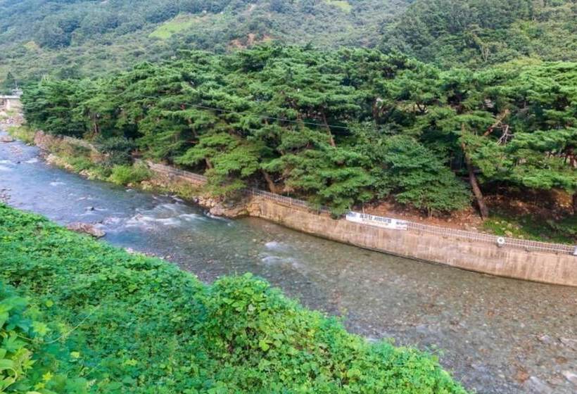 Gurye Jeonmangjoeunjip Pension