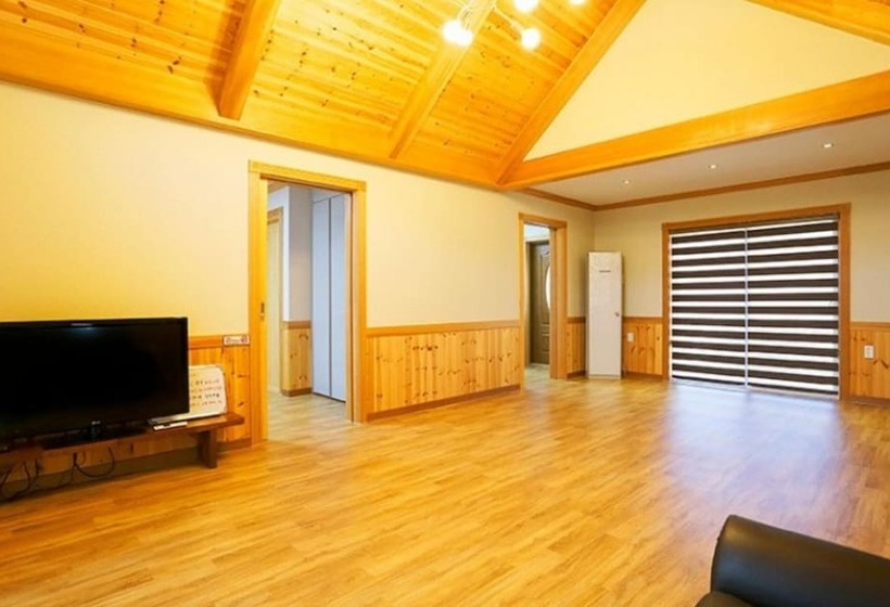 Gurye Sansuyu Kkotdamgil Pension