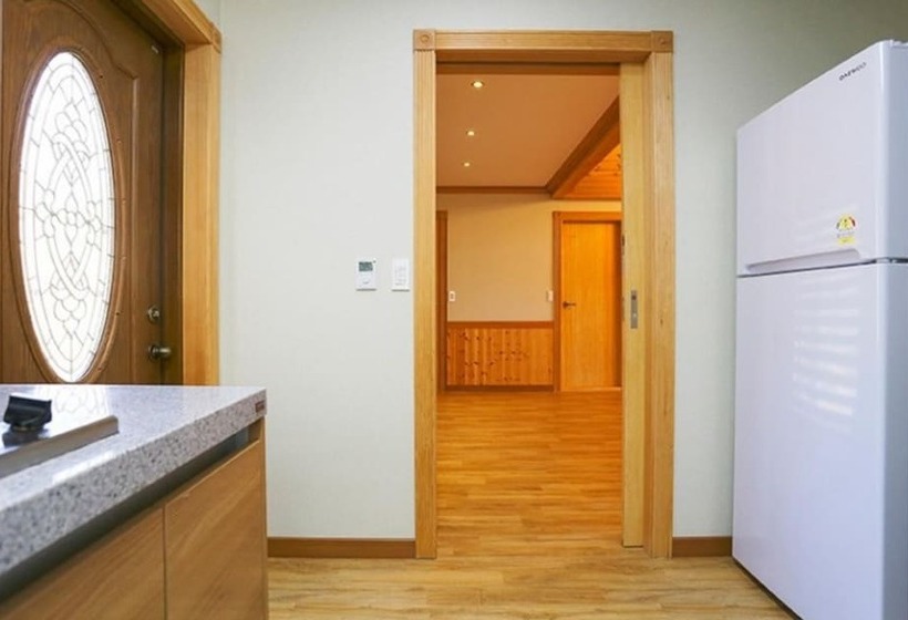 Gurye Sansuyu Kkotdamgil Pension