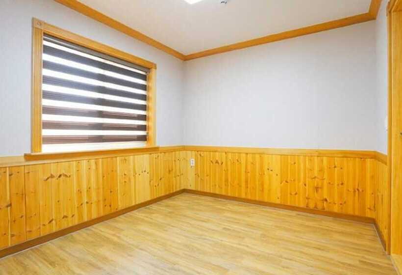 Gurye Sansuyu Kkotdamgil Pension