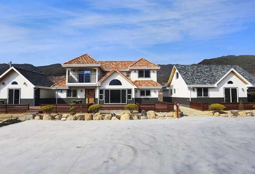 Gurye Sansuyu Kkotdamgil Pension