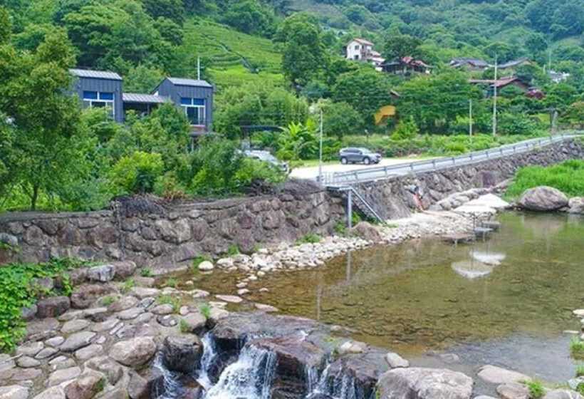 Hadong Huige Stay Pension