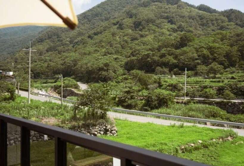 Hadong Huige Stay Pension