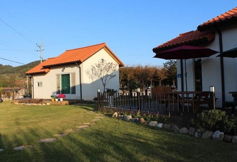 Haenam Ttangkkeunmaeul Hwigelri Pension