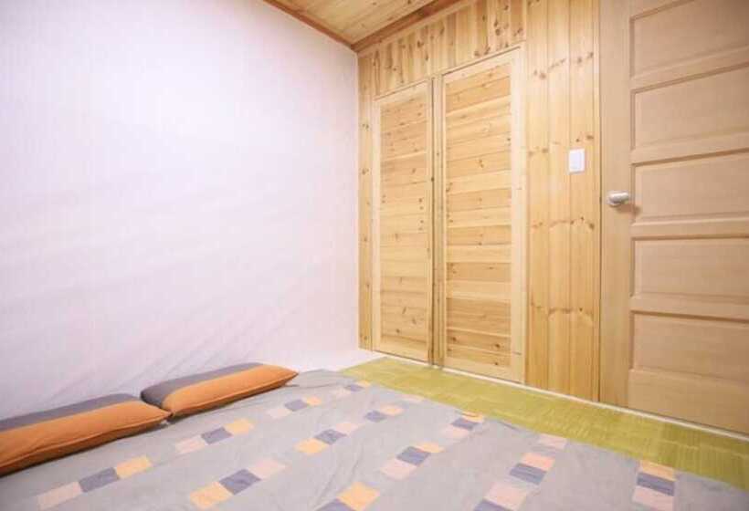 Hapcheon Gayasan Hwangtomaeul Pension