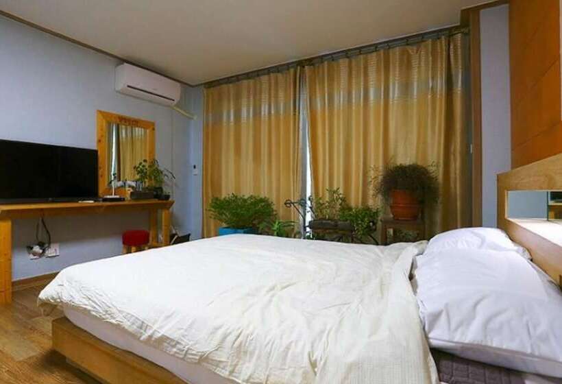 Hongcheon Dalbit Sonata Pension