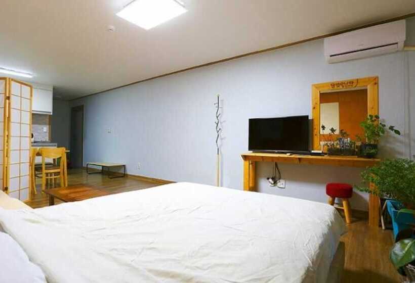 Hongcheon Dalbit Sonata Pension
