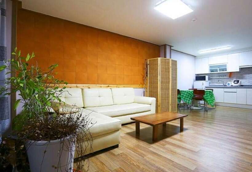 Hongcheon Kkotjip Pension