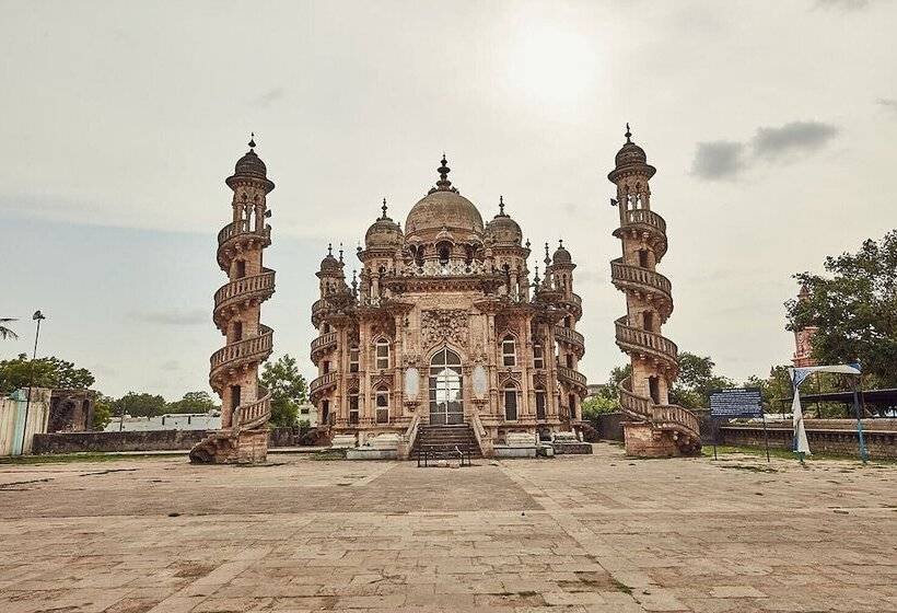 فندق Aramness Gir National Park