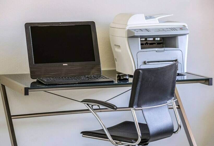 هتل Breakfree Queanbeyan