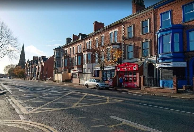 בית מלון כפרי Cavehill Castle