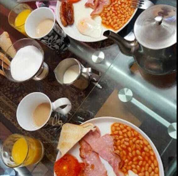 בית מלון כפרי Cavehill Castle