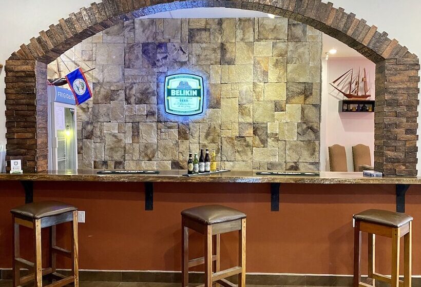 فندق De La Fuente