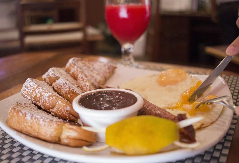 فندق De La Fuente