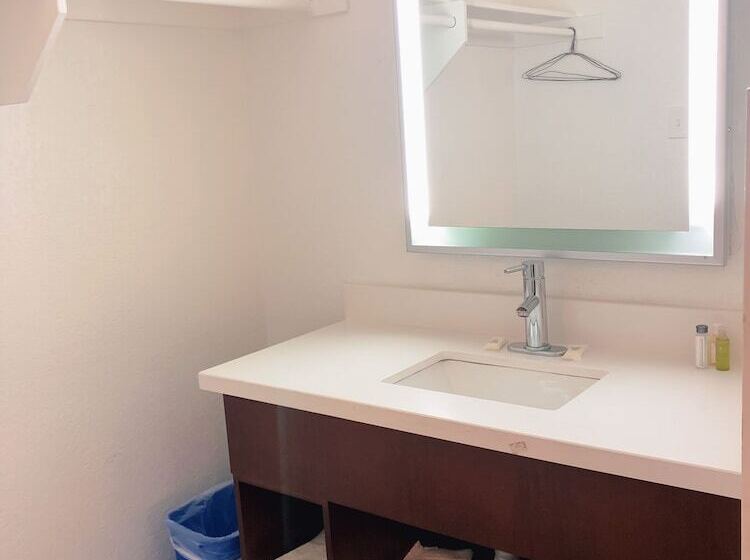 فندق Super 8 By Wyndham San Jose Airport