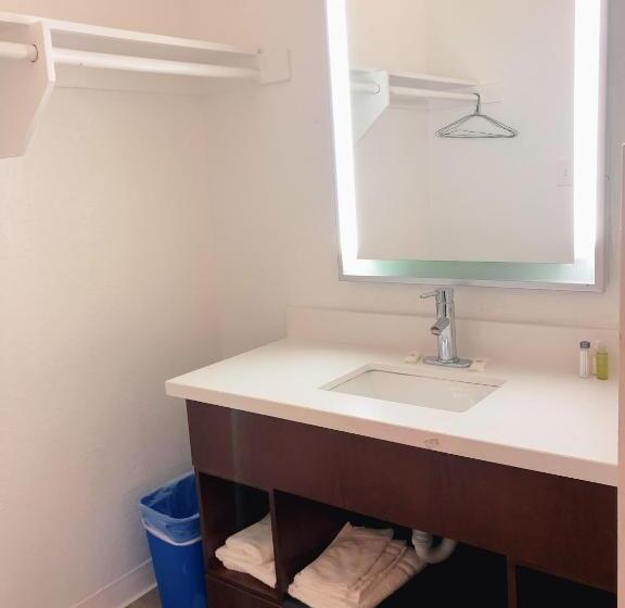 فندق Super 8 By Wyndham San Jose Airport