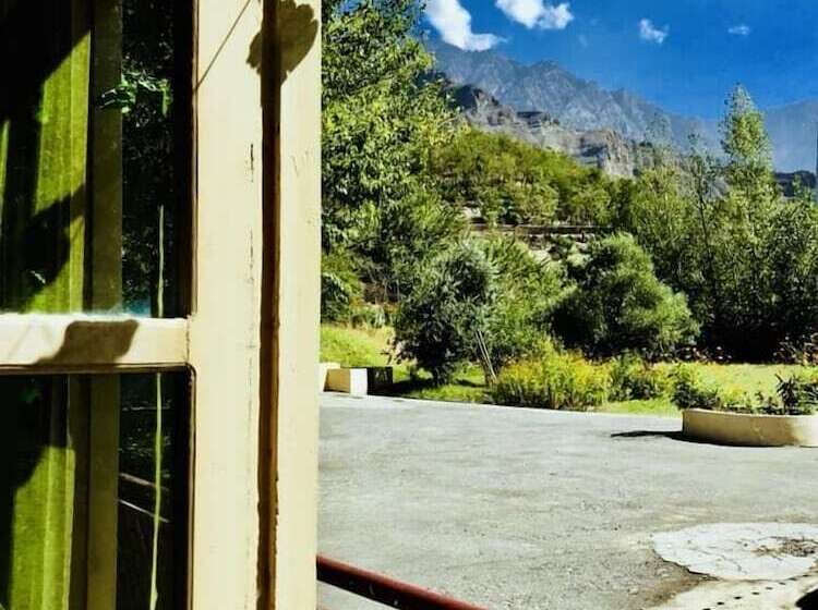 Hotel Gahirat Castle