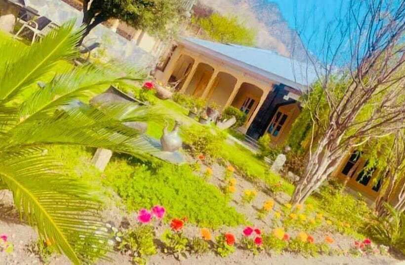 Hotel Gahirat Castle