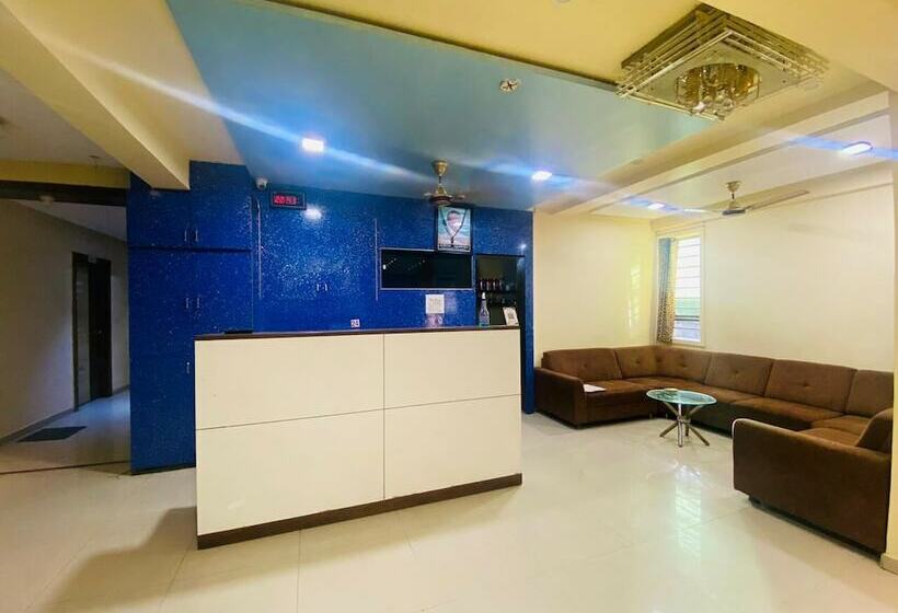 호텔 Ganesh Banquet Dining And