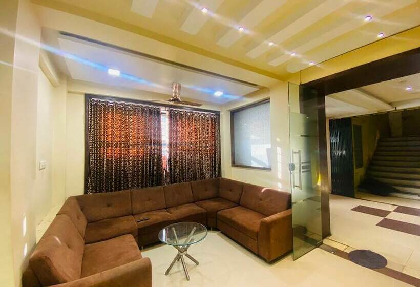 호텔 Ganesh Banquet Dining And