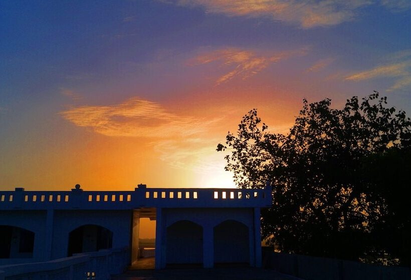 בית מלון כפרי Ganga Village Resort