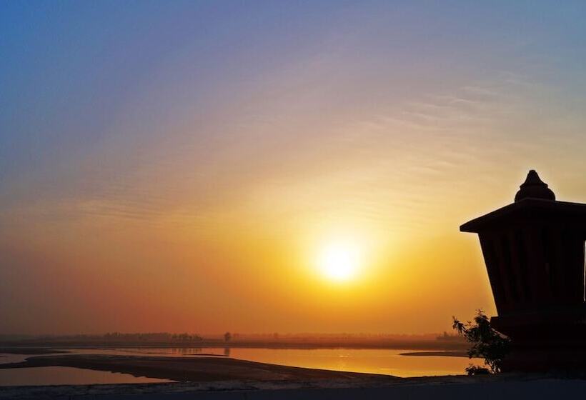 בית מלון כפרי Ganga Village Resort