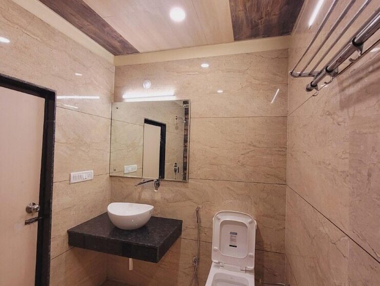 Grg Hotel Hidden Chalet Mall Road Nainital