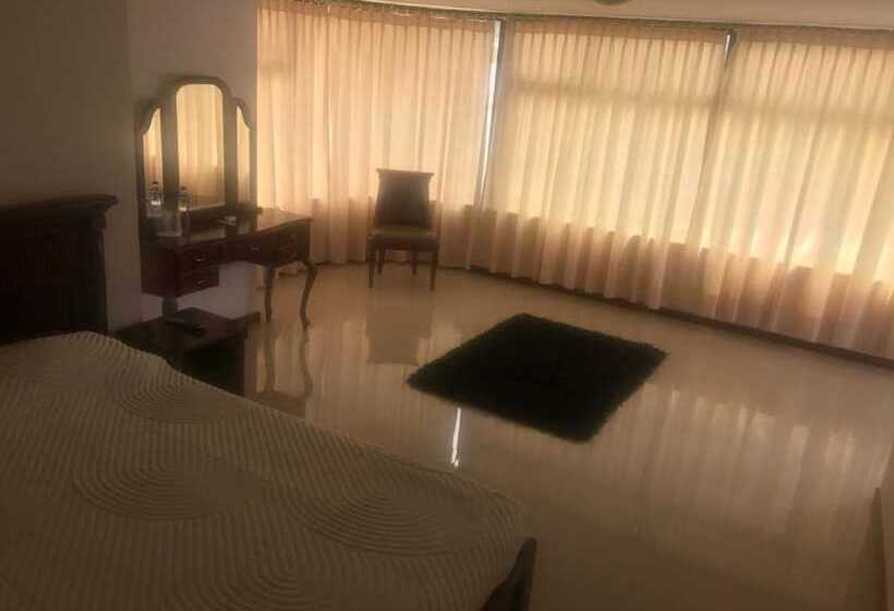 هتل Hostería El Prado