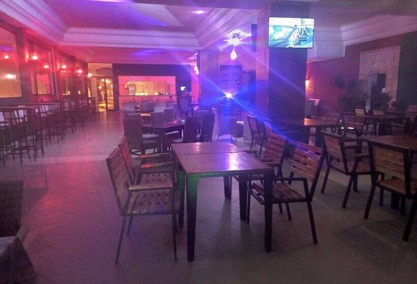 Отель Hôtel Résidence El Fatimi