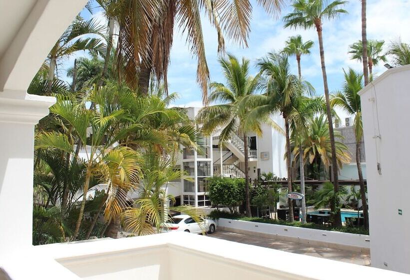 בית מלון כפרי Wyndham Garden Los Mochis Plaza Inn