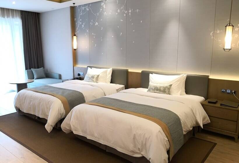 Отель Leisure Tourism Resort Narada Guilin