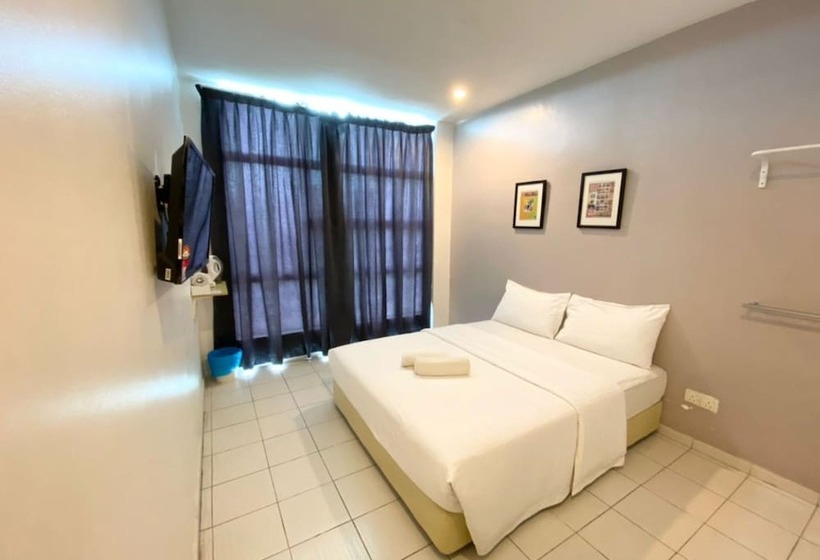 One One 08 Hotel Sungkai