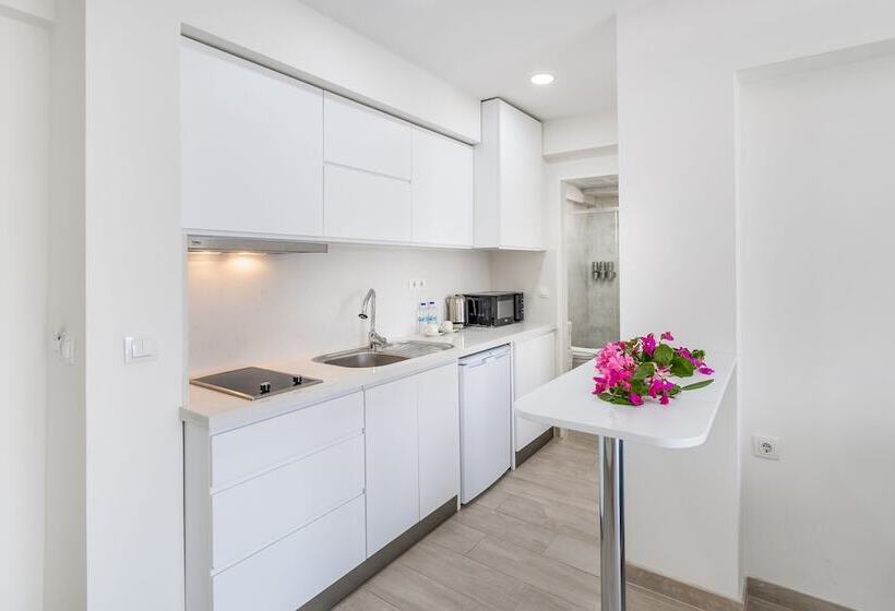 Отель Princess Kinli Suites