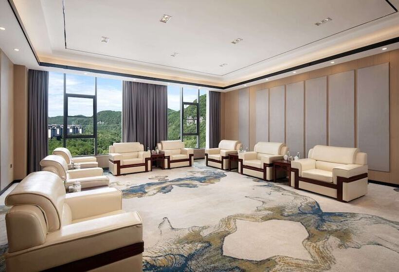 فندق Ramada By Wyndham Guangyuan Zengjiashan Resort