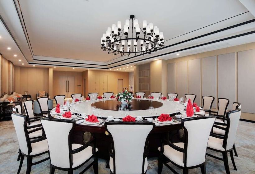 فندق Ramada By Wyndham Guangyuan Zengjiashan Resort