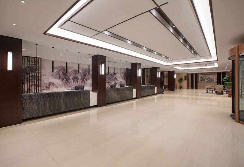 בית מלון כפרי Ramada Encore By Wyndham Linqu Downtown
