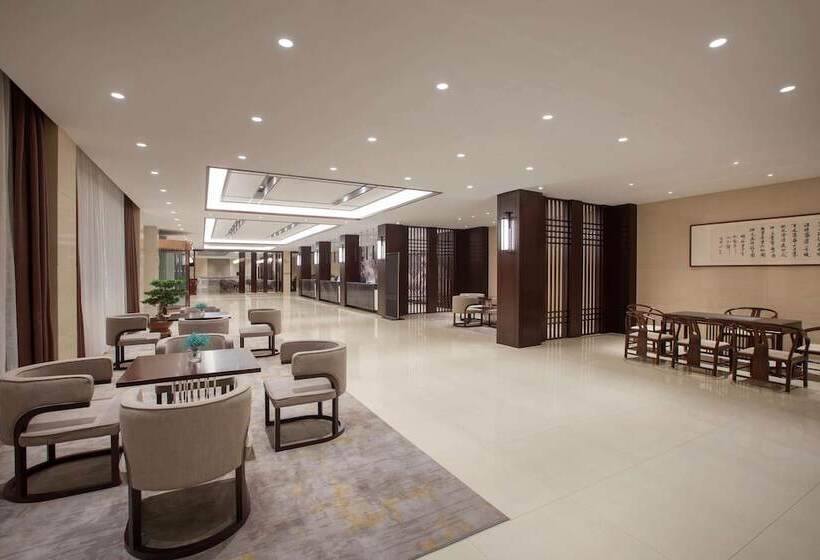 בית מלון כפרי Ramada Encore By Wyndham Linqu Downtown