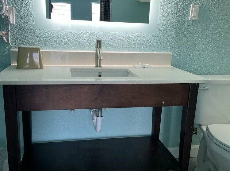 בית מלון כפרי Regal Inn