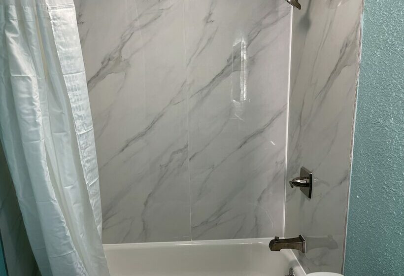 בית מלון כפרי Regal Inn