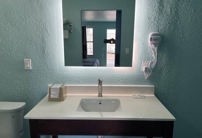 בית מלון כפרי Regal Inn