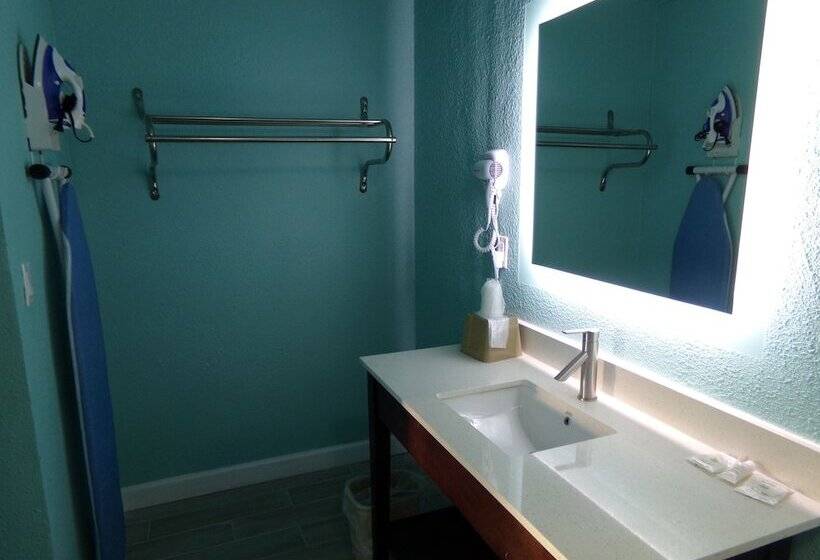 בית מלון כפרי Regal Inn