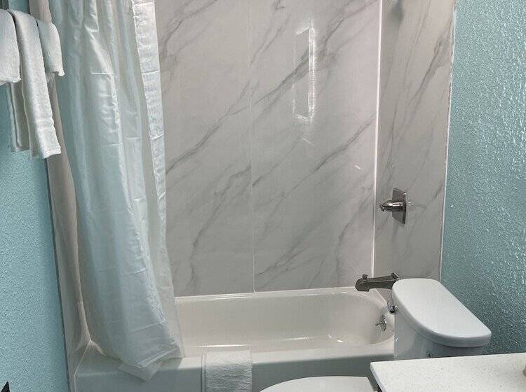 בית מלון כפרי Regal Inn